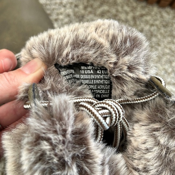 NWT Lugz Flexastride Memory Foam Comfort Insole Faux Fur Fashion Boot Size 10 - Picture 4 of 8